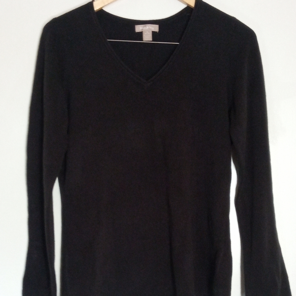 White Stag black soot acrylic vneck sweater women's size medium(8-10)